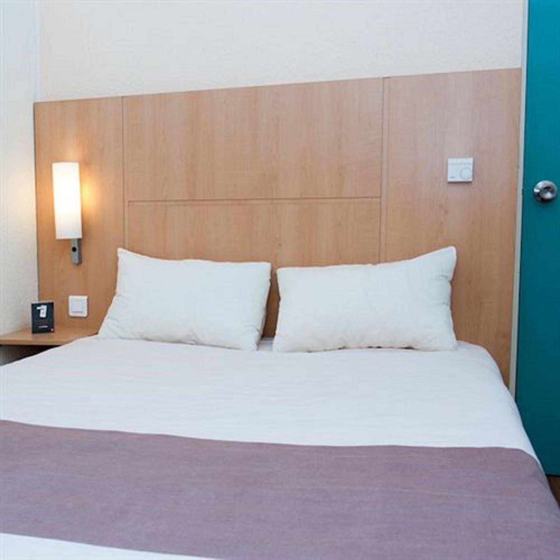 Egg Hotel Gonesse Гонес Экстерьер фото